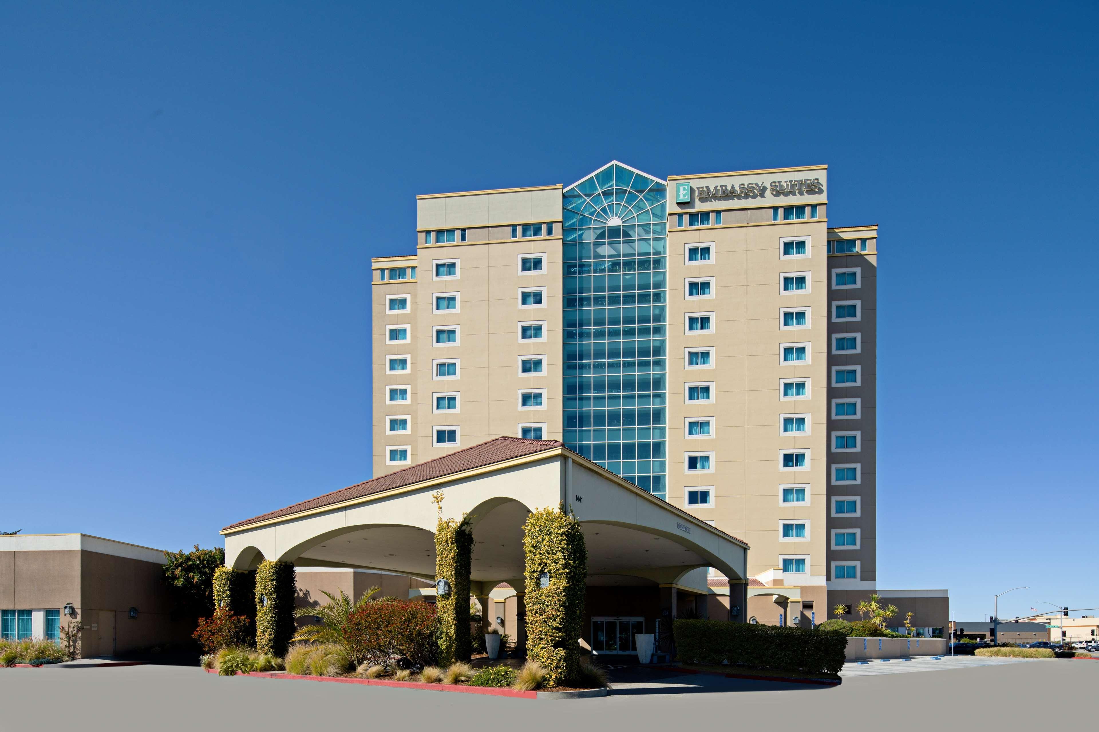 Embassy Suites By Hilton Monterey Bay Seaside Exterior foto